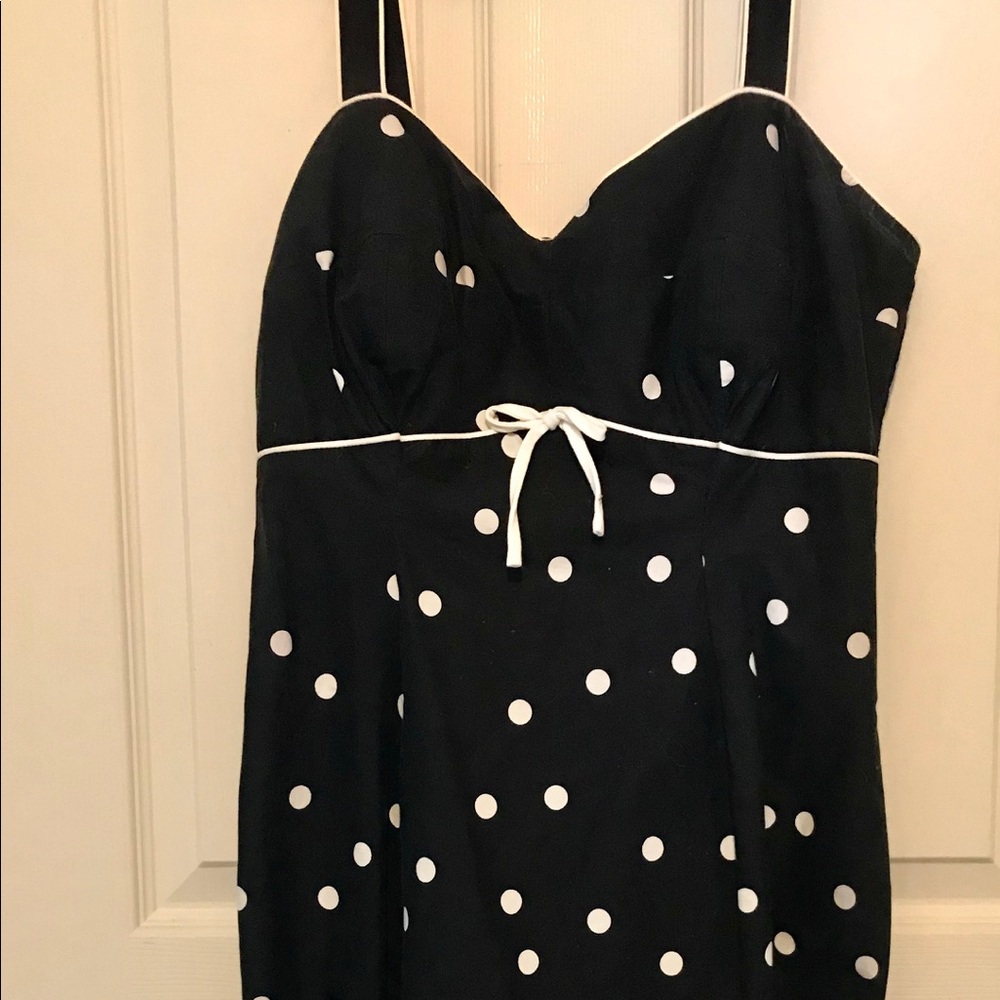 Classy and chic summer cocktail dress.